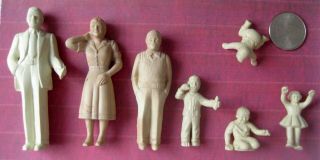 Vtg 1950s Marx Dollhouse 7 Family Figures Ivory Pinkish Father Mother Baby Kids
