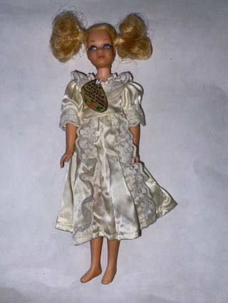 Vintage 1970 Living Skipper Doll 1147 In Lace Trimmed Nightgown Mattel