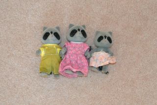 Sylvanian Families (vintage) - The Chestnut Raccoon Family (set Of 3)