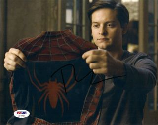 Tobey Maguire As Peter Parker Spider - Man Signed 8x10 Photo Psa Dna Authentic