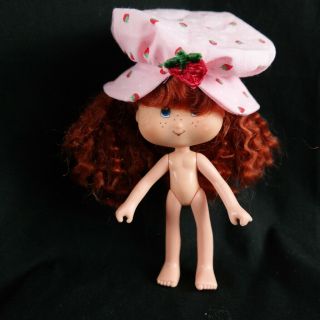 Vintage Strawberry Shortcake Doll 5.  5 " Tall 1991 Topco Nude Hat Berrykins