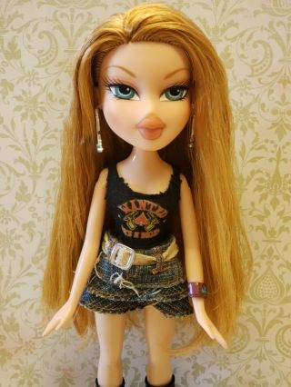 Bratz Rodeo Sorya Doll In Outfits And Boots With Some Jewelery