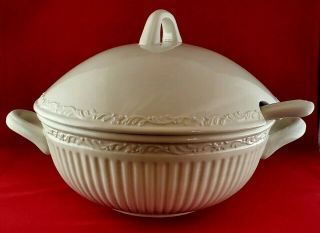 Mikasa " Italian Countryside " Large Oven - Safe Covered Soup Tureen With Ladle