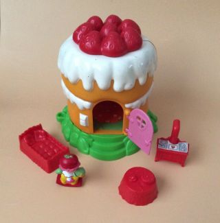 Vintage Kenner 80s Strawberry Shortcake House,  Furniture & Mini Doll