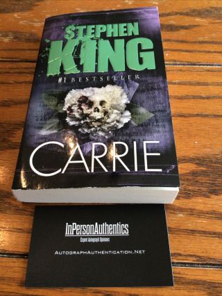 Stephen King Signed Autographed Carrie Paperback Book W/