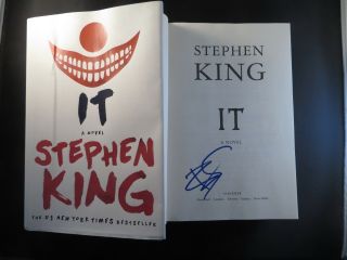 Bill Skarsgard Signed It Hc Book Stephen King Autograph Pennywise
