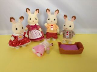 Sylvanian Families Chocolate Rabbit Bundle With Baby And Cot/bottle