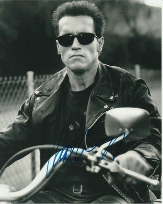 Arnold Schwarzenegger Signed Autographed 8x10 Terminator Photograph