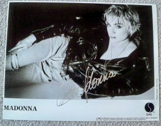 Madonna Hand Signed 8 1/2 X 11 Blk/wh Photo /