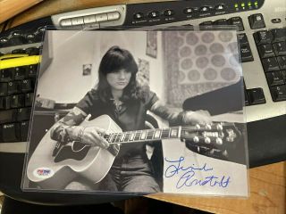 Singer Linda Ronstadt Autographed 8x10 Playing Guitar Photo Psa Dna