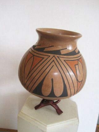 Casas Grandes Handcrafted 7 " Pot Southwestern Geometric Linked Wood Stand Signed