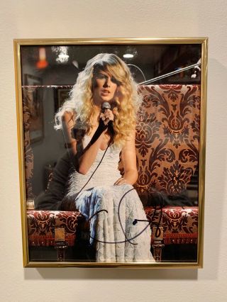 Early Taylor Swift Autographed Hand Signed Photo 8x10 Framed