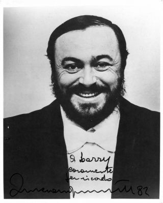 Luciano Pavarotti Signed Authentic Autographed 8x10 B/w Photo Beckett V23189