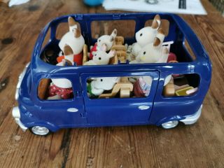 Sylvanian Families Bluebell Seven Seater And Rabbit Family And 3 Toys - Sku 4699