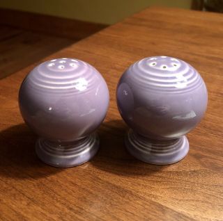 FIESTA FIESTAWARE LILAC - Purple Ball Salt and Pepper Shakers Homer Laughlin 3