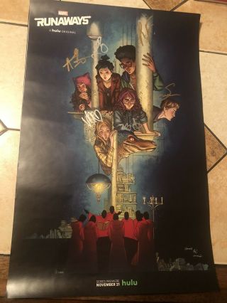 Nycc 2017 Exclusive Marvel Hulu Runaways Cast Signed Poster Sdcc