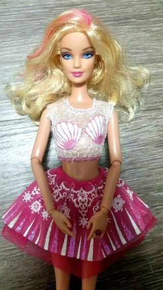 Pink Highlight Blonde Hair Articulated Barbie Doll 2009 With 5 Different Outfit
