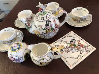 Paul Cardew Alice In Wonderland Classic Tea Set Mad Hatter Full - Sized 14 Piece