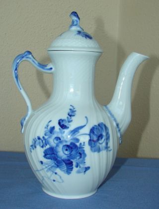 Royal Copenhagen Braided Blue Flower Coffee Pot & Lid 10/1516 8 " Tall Denmark