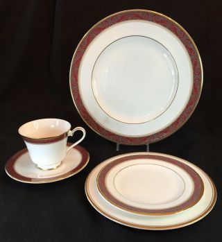 5 Piece Place Setting - Royal Doulton Martinique (more Available)