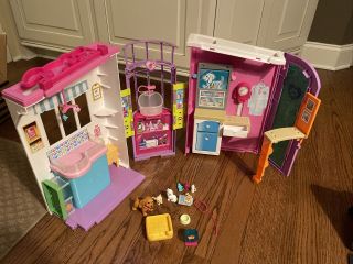 Barbie Pet Care Center Play Set Fbr36.  Great Cond.  3 Pets And 9 Accessories