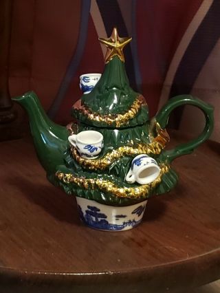 Paul Cardew Royal Doulton Real Old Willow Rare Christmas Tree Teapot 1998