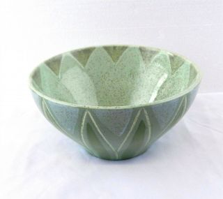 Red Wing Art Pottery M - 4013 Bowl Green On Green Speckle Scraffito Flower Dc2