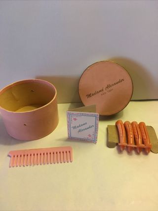 Madame Alexander Hat Box With Curlers,  Comb,  And Beauty Instructions