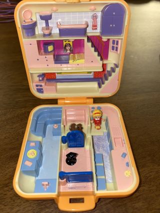 Polly Pocket Vintage 1989 Polly’s Townhouse.  Complete.  See Pictures For Details