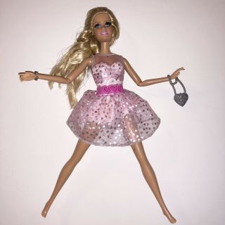 Barbie: Life In The Dreamhouse - Talkin’ Barbie Doll 2012 Mattel Y7445