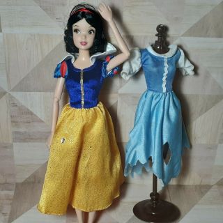 Disney Store Classic Princess Snow White Doll Articulated & Peasant Maids Dress
