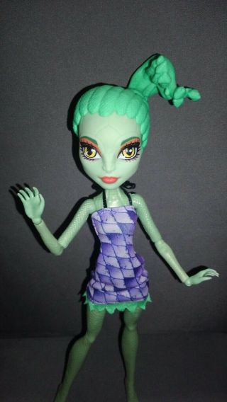 Monster High - - Create A Monster - Green Gorgon Girl W/dress
