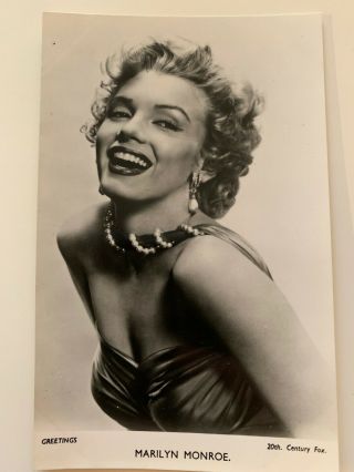 14 Photos Of Hollywood Actress Icon & Sex Symbol Marilyn Monroe