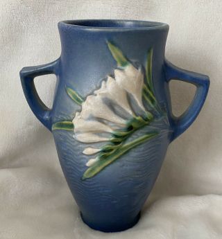 Vtg Roseville Pottery Freesia Vase Two Handles 117 - 6 6.  5  Tall Delft Blue