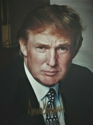 Donald Trump Signed Autographed Photo.  President.  Maga.  Apprentice.  Art Of Deal.