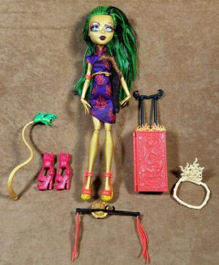 Monster High Doll Jinafire Long Scaris City Of Frights & Ghouls Getaway