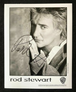 Rod Stewart Iconic Rock Singer Signed Autographed 8 X 10 Photo - Psa/dna