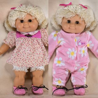 One Vintage Gotz Puppe Modell Vinyl Baby Doll 15 " Yarn Hair With 2 Outfits