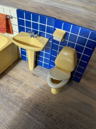 VINTAGE DOLLHOUSE LUNDBY BATHROOM - Tub w Shower Wand Towel Rack Sink Toilet 3
