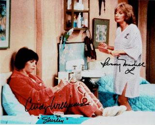 Penny Marshall Cindy Williams Dual Signed 8x10 Photo Laverne & Shirley Bed Jsa