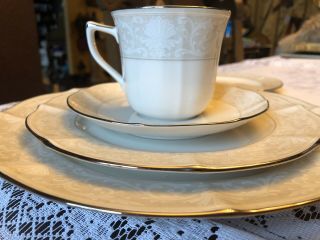 Noritake Imperial Lace Platinum 5 Piece Place Setting