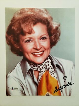 Betty White Autographed Signed 8x10 Color Photo Beckett Bas Mary Tyler Moore