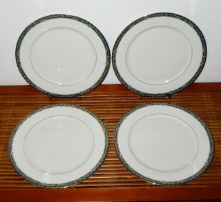 Mikasa China Set Of 4 Clarendon L3110 White Gold Trim 10 3/4 " Dinner Plates Ex
