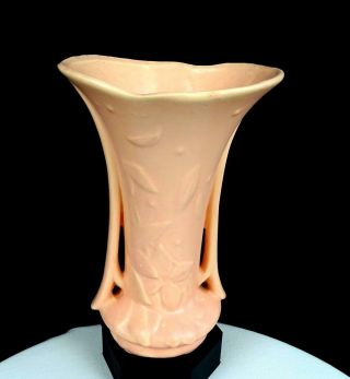 Nelson Mccoy Pottery Usa Embossed Leaves Handled Dusty Rose 8.  25 " Vase 1940 - 1943