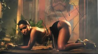 Nicki Minaj Autograph 8x10 Signed Photo W/ Rap Anaconda Starships Chun - Li