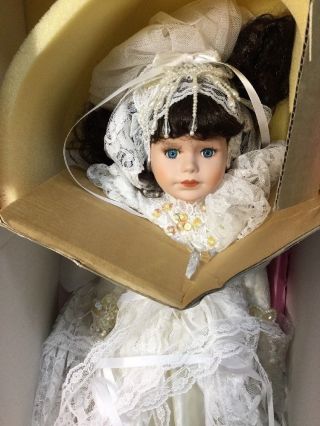 Franklin Heirloom Dolls Maryse Nicole Porcelain Doll With Hand Tag (2nd)