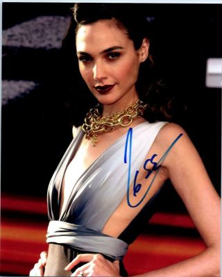 Gal Gadot Autographed 8x10 Photo Signed Picture And