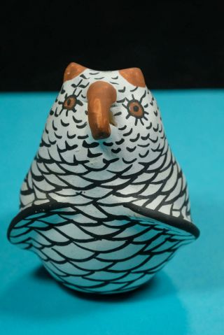 Vintage 2 1/2” Zuni Owl Pot Signed J.  Laate