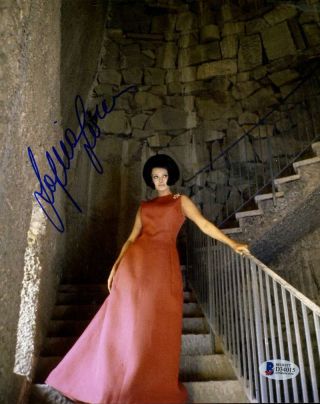 Sophia Loren Bas Beckett Cert Hand Signed 8x10 Photo Authentic Autograph