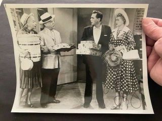 LUCILLE BALL SIGNED 8X10 GLOSSY PHOTO - I LOVE LUCY - 3